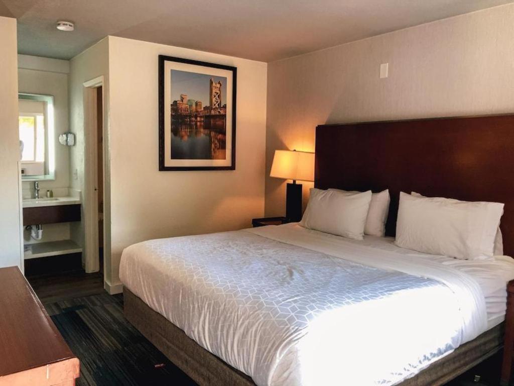 Мотель Super 8 By Wyndham San Jose Airport Санта Клара Экстерьер фото